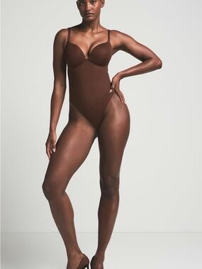 SKIMS BODY SMOOTHING SUPER PUSH-UP THONG BODYSUIT NWT